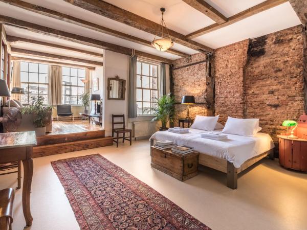 Classy Room 17th C Canalhouse : photo 1 de la chambre chambre double deluxe avec douche