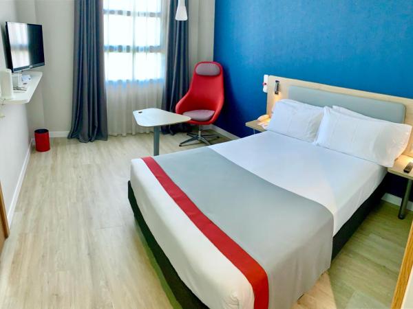 Holiday Inn Express Ciudad de las Ciencias, an IHG Hotel : photo 2 de la chambre chambre double standard - accessible aux personnes à mobilité réduite