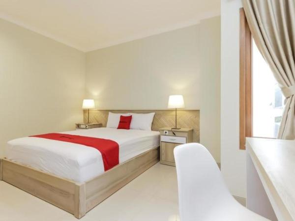 RedDoorz Premium near Ragunan Zoo 2 : photo 3 de la chambre room #408512212