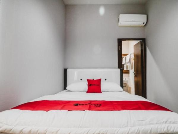 RedDoorz near Kebon Jeruk Jakarta : photo 1 de la chambre room #433193105