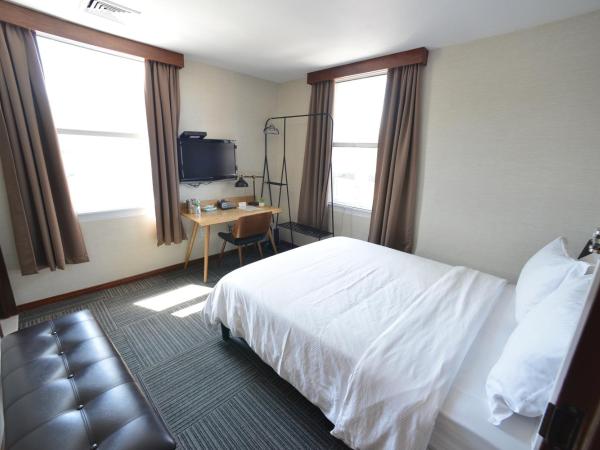 Hotel Mimosa : photo 2 de la chambre chambre supérieure lit queen-size