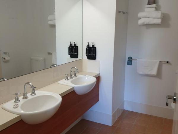 Ramada Encore Belconnen : photo 1 de la chambre suite deluxe avec lit king-size