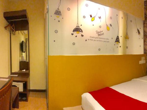 Eight Days Boutique Hotel - Mount Austin : photo 3 de la chambre chambre simple avec salle de bains