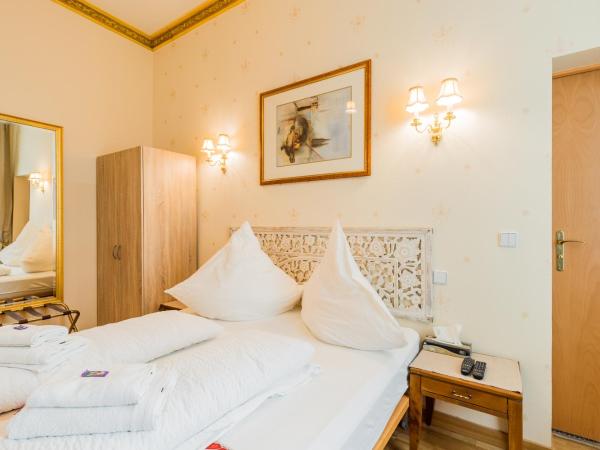 Parlamento Rooms : photo 1 de la chambre chambre double avec salle de bains privative