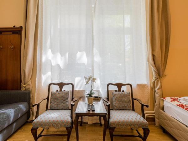 Parlamento Rooms : photo 4 de la chambre chambre familiale adaptée aux personnes à mobilité réduite