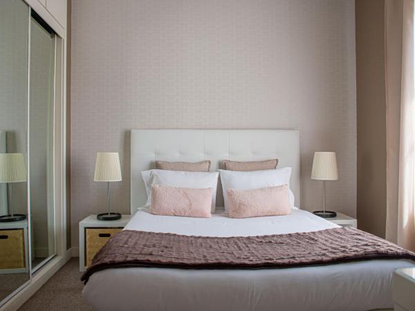 O'Porto Seven - Guest House : photo 2 de la chambre chambre double avec baignoire spa