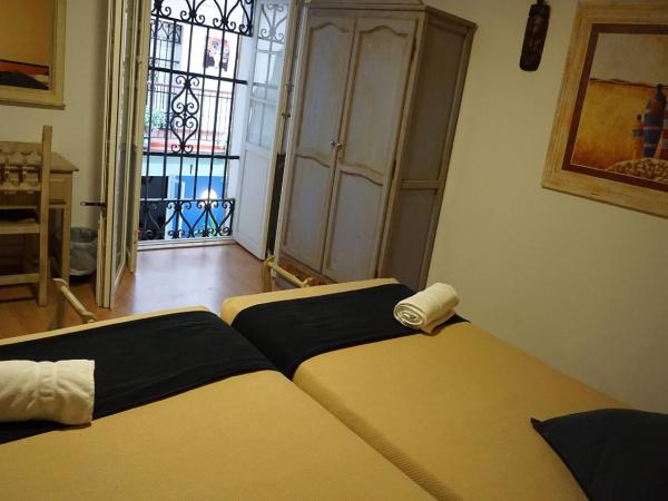 Hotel Alquimia Cadiz : photo 10 de la chambre chambre double Économique avec salle de bains privative