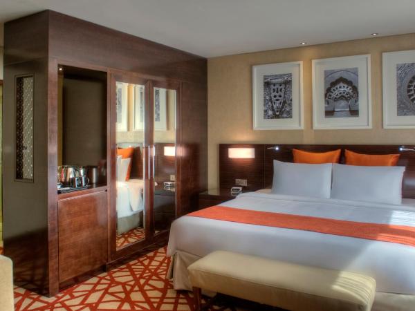 Crowne Plaza Dubai Deira, an IHG Hotel : photo 2 de la chambre suite junior lit king-size