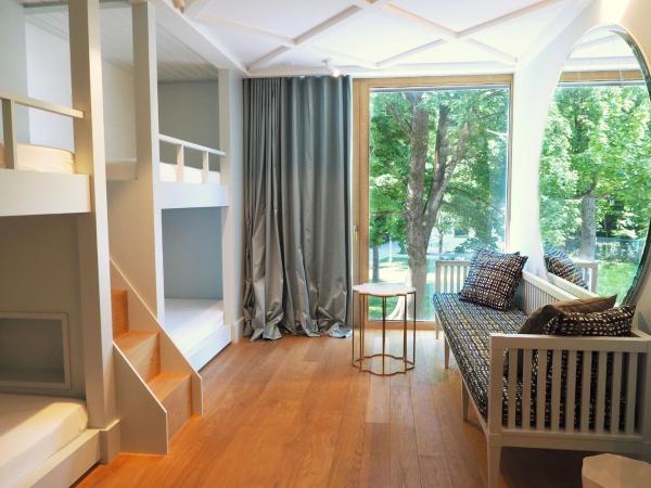 Jugend- und Familienhotel Augustin : photo 2 de la chambre chambre 6 lits privée