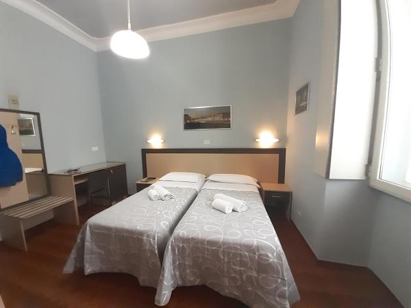 Albergo in Centro : photo 6 de la chambre chambre double Économique avec salle de bains commune