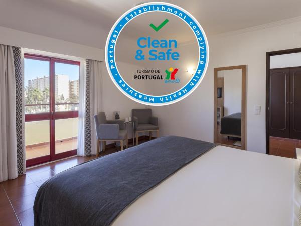 Best Western Hotel Dom Bernardo : photo 3 de la chambre suite 1 lit double et 1 lit simple avec balcon