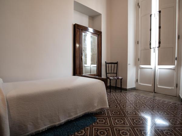 Hotel AeR BJ Vittoria : photo 3 de la chambre chambre simple Économique avec balcon et salle de bains commune