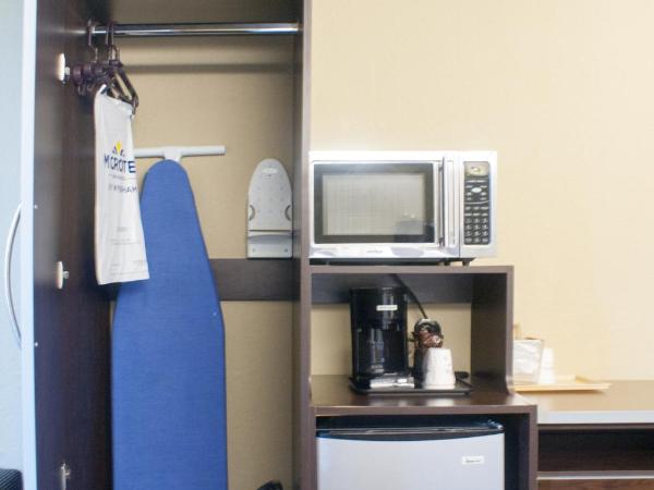 Microtel Inn & Suites by Wyndham Jacksonville Airport : photo 9 de la chambre suite studio avec 1 lit queen-size - non-fumeurs 