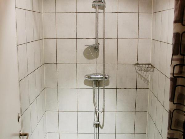 City Lodge Stockholm : photo 2 de la chambre chambre simple avec salle de bains commune