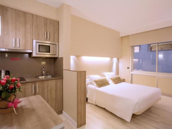 Aparthotel Silver : photo 5 de la chambre chambre double ou lits jumeaux Économique - vue sur intérieur