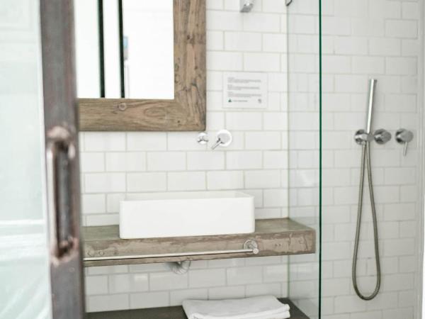 Surfers Lodge Peniche : photo 5 de la chambre chambre double ou lits jumeaux