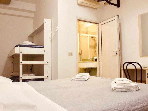 Hotel Villa Lieta : photo 1 de la chambre chambre quadruple