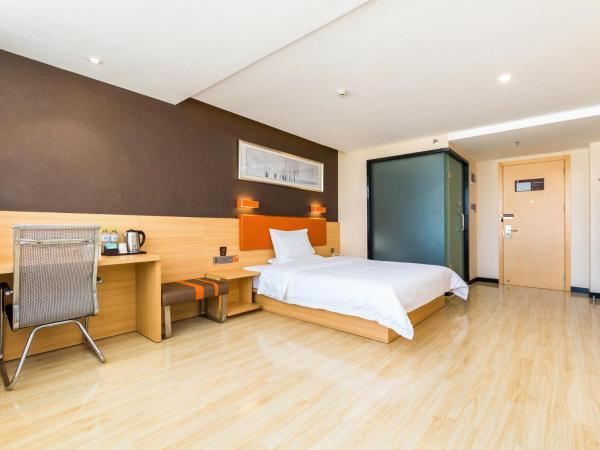 7 Days Premium Sanya Bay Haiyue Plaza Foreign Trade Road Food Street Branch : photo 6 de la chambre chambre lit queen-size premium