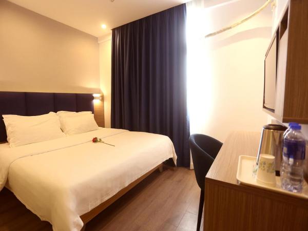 7Days Premium Shenzhen High Speed Rail North Station Minzhi Branch : photo 4 de la chambre chambre lit queen-size premium