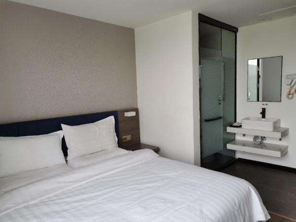 7Days Premium Shangdi Tiyu University Branch : photo 3 de la chambre chambre lit king-size