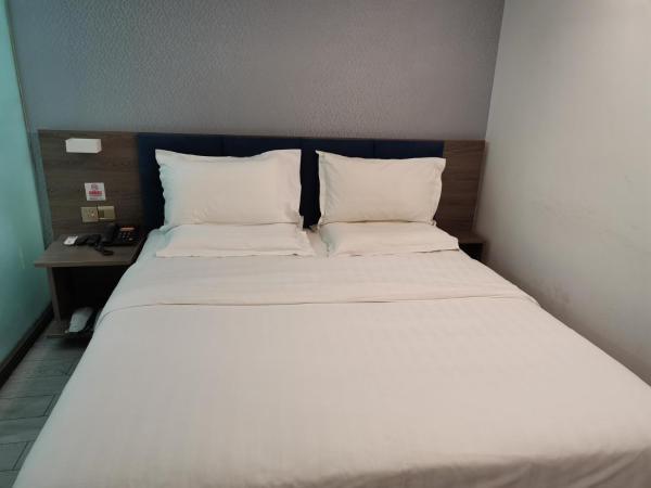 7Days Premium Shangdi Tiyu University Branch : photo 5 de la chambre chambre lit king-size