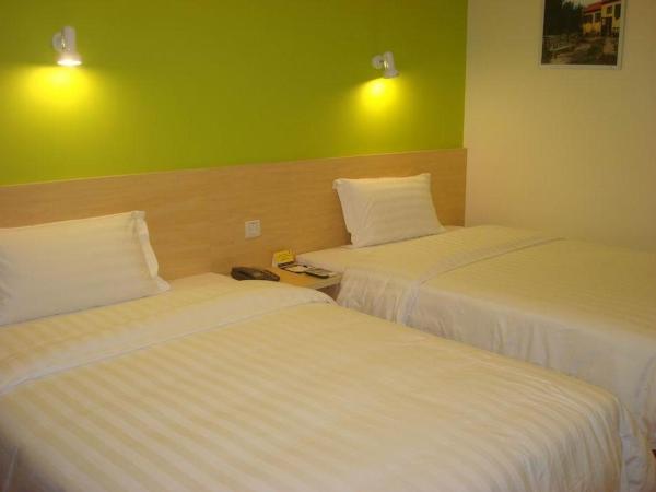 7Days Inn Nanjing Xinjiekou Shanghai Road Subway Station : photo 1 de la chambre chambre affaires lits jumeaux