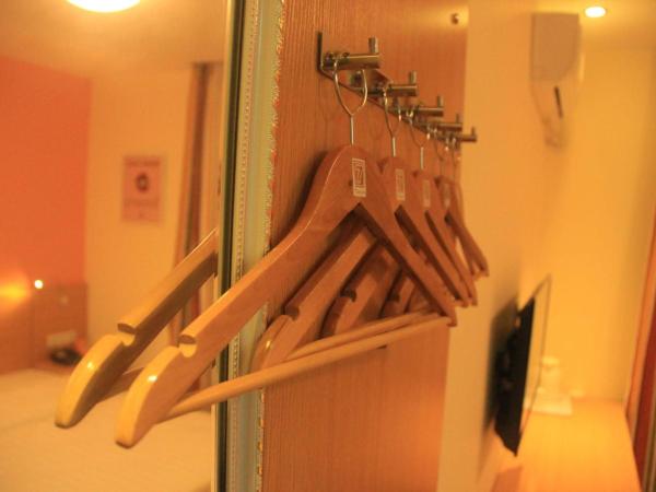 7Days Inn Dongguan Guanhui City Rail Dalang Town Station Branch : photo 1 de la chambre comfortable queen room