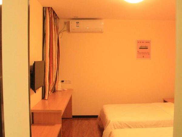7Days Inn Dongguan Guanhui City Rail Dalang Town Station Branch : photo 2 de la chambre chambre lits jumeaux confortable