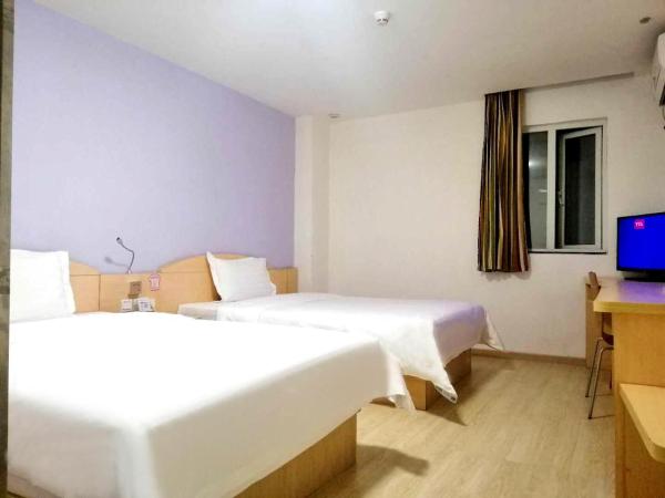 7Days Inn Shen Tech Park Subway Station Wanxiang Tiandi Branch : photo 2 de la chambre chambre affaires lits jumeaux