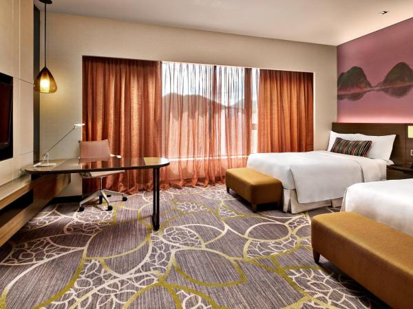 Crowne Plaza Hong Kong Kowloon East, an IHG Hotel : photo 7 de la chambre chambre lits jumeaux standard - vue sur ville