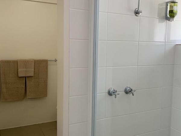 Adina Place Motel Apartments : photo 5 de la chambre appartement 2 chambres