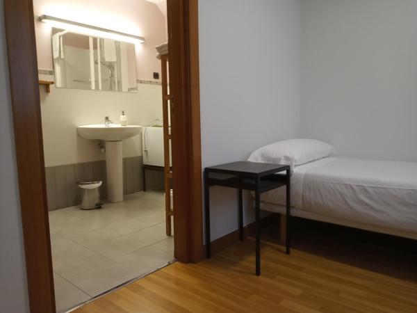 Pensión Begoña - centro ciudad : photo 4 de la chambre chambre familiale standard