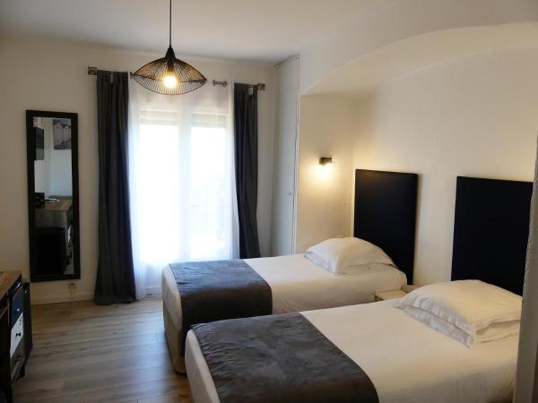 Hôtel de la Vierge Noire : photo 2 de la chambre chambre lits jumeaux confort avec terrasse
