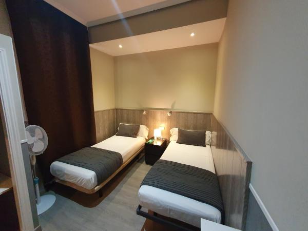 CH Plaza D'Ort Rooms IV : photo 2 de la chambre chambre lits jumeaux