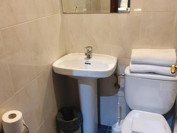 CH Plaza D'Ort Rooms IV : photo 4 de la chambre chambre lits jumeaux