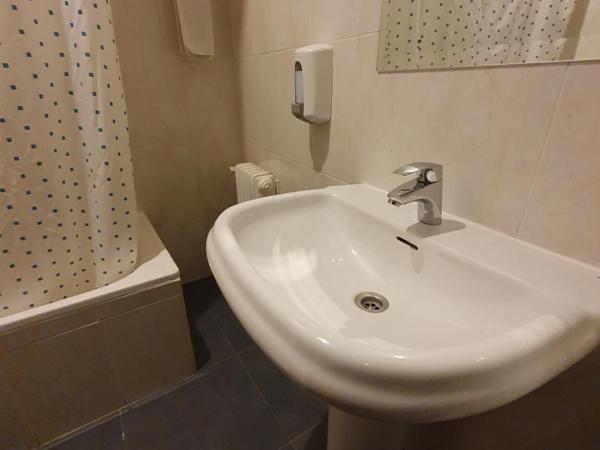 CH Plaza D'Ort Rooms IV : photo 4 de la chambre chambre double