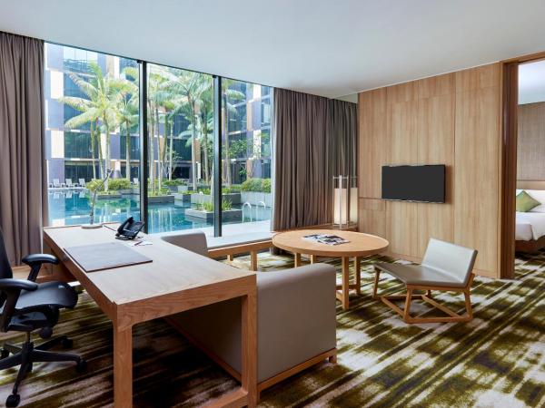 Crowne Plaza Changi Airport, an IHG Hotel : photo 2 de la chambre suite junior lit king-size avec accès piscine