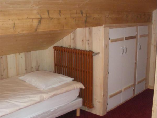 Hotel Le Grand Tetras : photo 3 de la chambre chambre triple avec lits simples