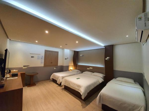Friendly DH Naissance Hotel by Mindrum Group : photo 1 de la chambre chambre familiale standard - petit-déjeuner inclus