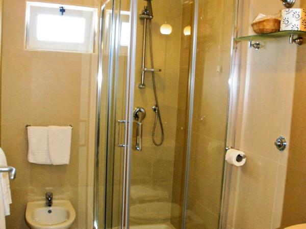 Hotel Villa Fiorita : photo 2 de la chambre chambre triple standard - vue sur mer