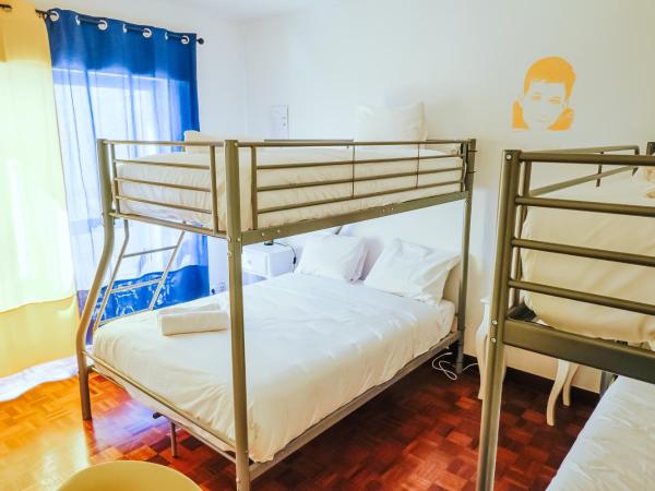 Help Yourself Hostels - Restelo : photo 8 de la chambre chambre familiale standard