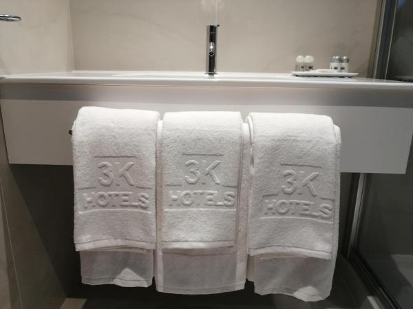 Hotel 3K Faro Aeroporto : photo 9 de la chambre chambre double ou lits jumeaux