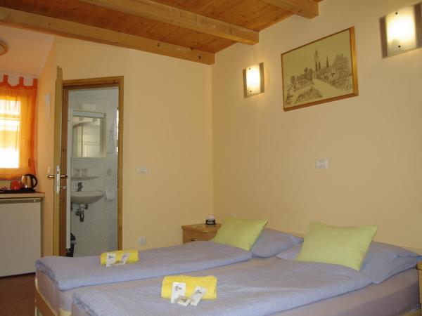 Apartments & Rooms BARBARA : photo 6 de la chambre chambre double avec salle de bains privative