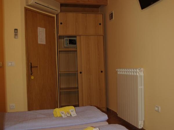 Apartments & Rooms BARBARA : photo 3 de la chambre chambre double avec salle de bains privative