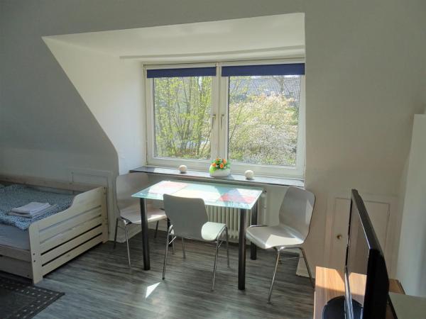 The Old Doctors Office : photo 7 de la chambre chambre triple basique avec salle de bains commune