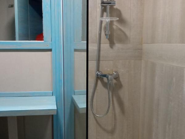 Villa Palma : photo 8 de la chambre chambre quadruple avec salle de bains