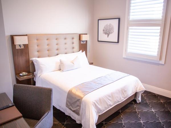 Royal Hotel Randwick : photo 2 de la chambre chambre lit queen-size