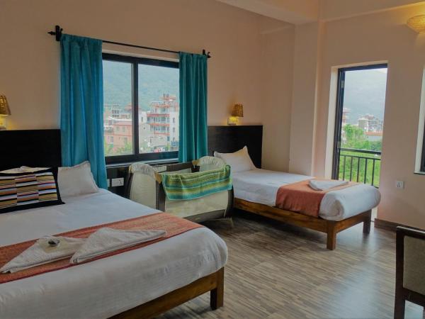 Hotel Karuna : photo 6 de la chambre chambre double ou lits jumeaux deluxe avec balcon