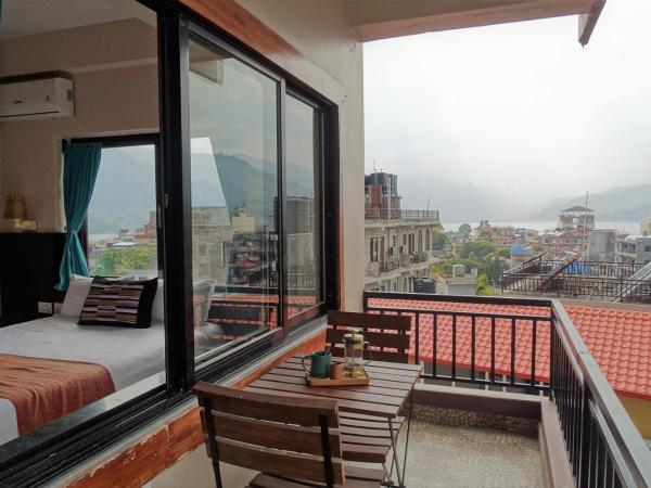 Hotel Karuna : photo 2 de la chambre chambre double ou lits jumeaux deluxe avec balcon