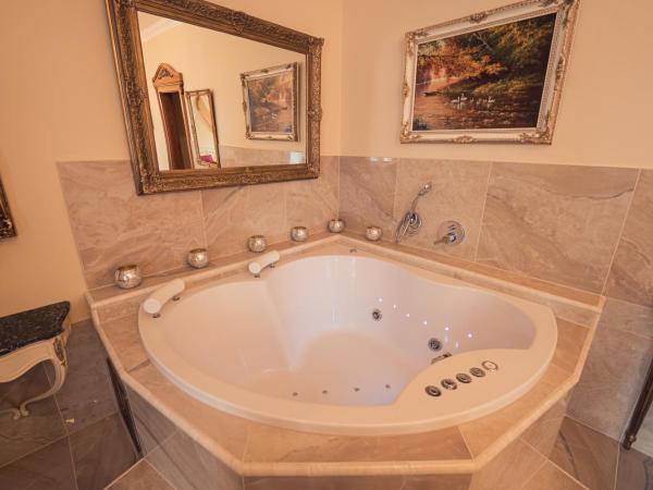 Hotel Svatojánský Dvůr : photo 8 de la chambre chambre lit king-size supérieure